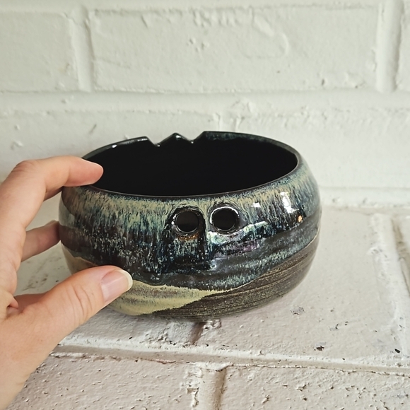 Studio Pottery Ceramic glazed knitting bowl - Picture 4 of 6